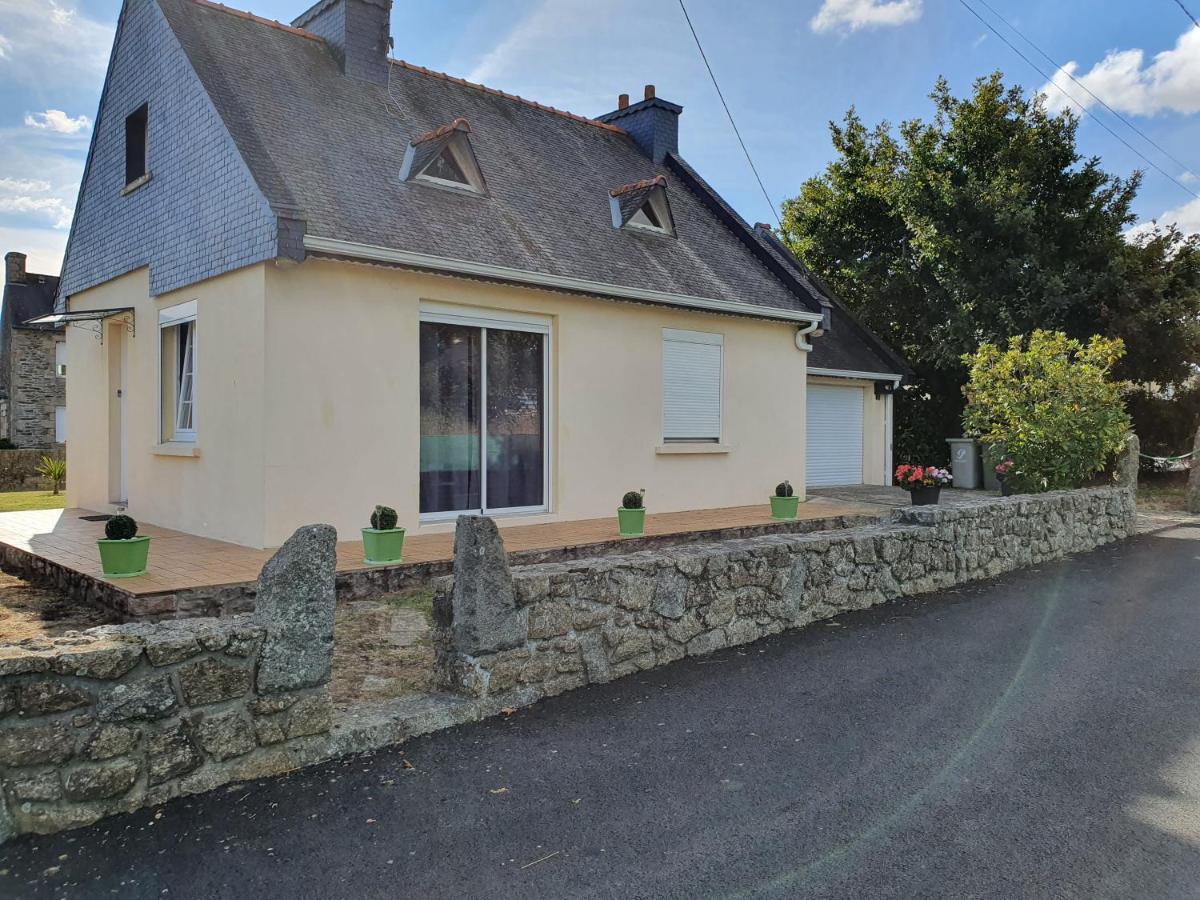 Gite Locmousteru Exterior photo